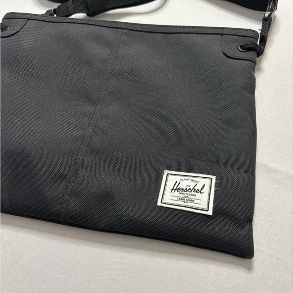 Herschel’s Crossbody Bag | Black | 11 in. X 9 in. - Picture 7 of 7
